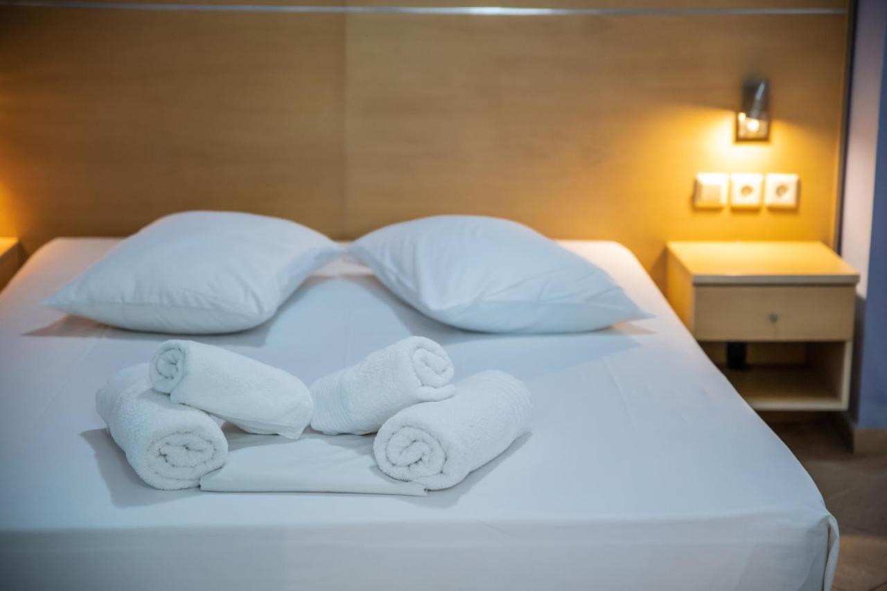 Elati Beach Aparthotel นีดรี ภายนอก รูปภาพ